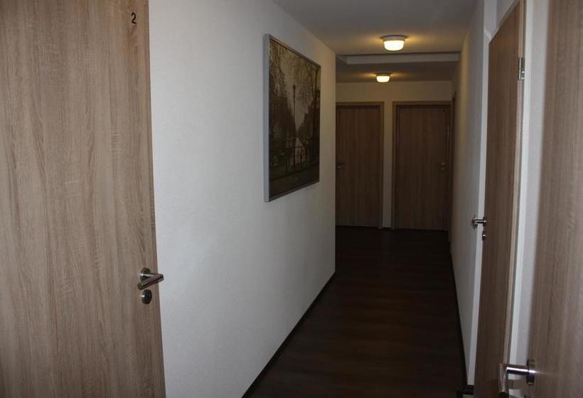 Hotel Gasthaus Bunnen 12