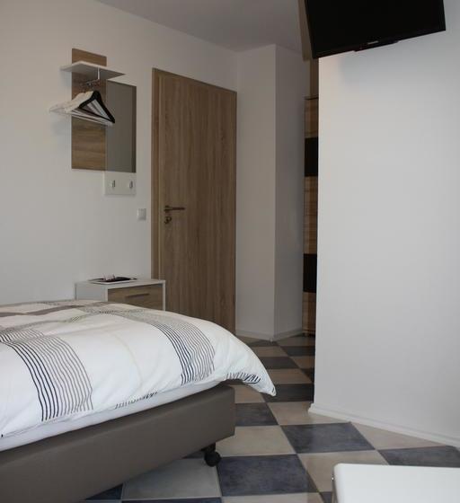 Hotel Gasthaus Bunnen 5