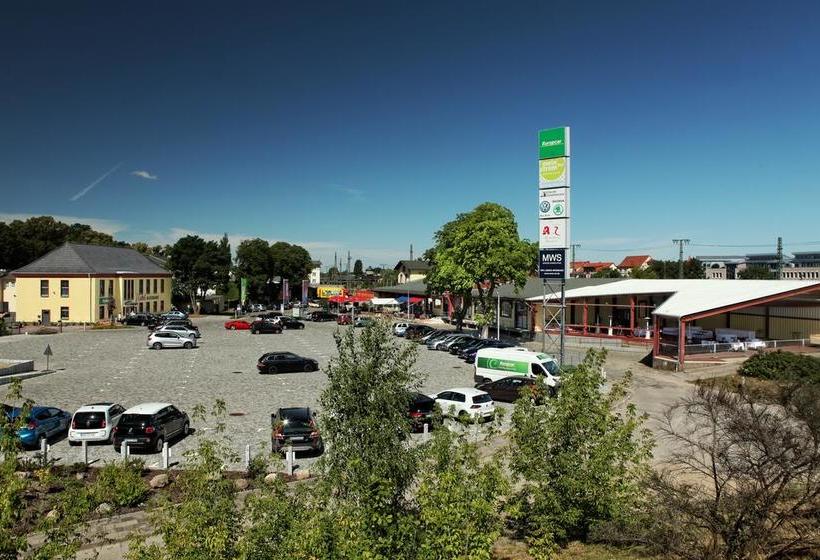 Hotel Hostel Am Güterbahnhof 4