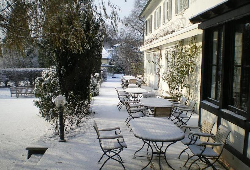 Hotel Landgut Burg 12