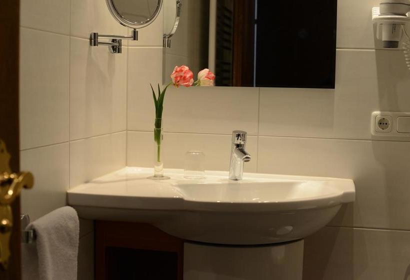 Gasthof & Hotel Goldene Krone 10