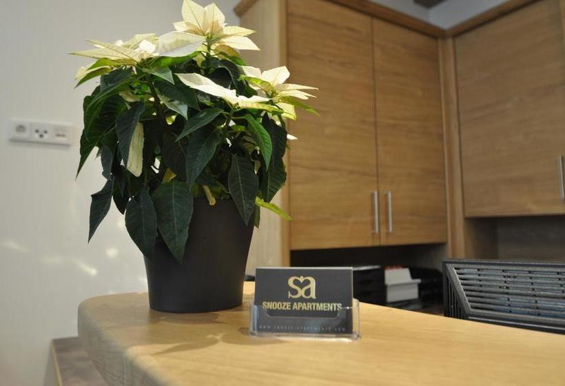 Hotel Snooze Apartments 4