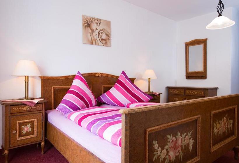 Hotel Zum Lamm Gasthof 9