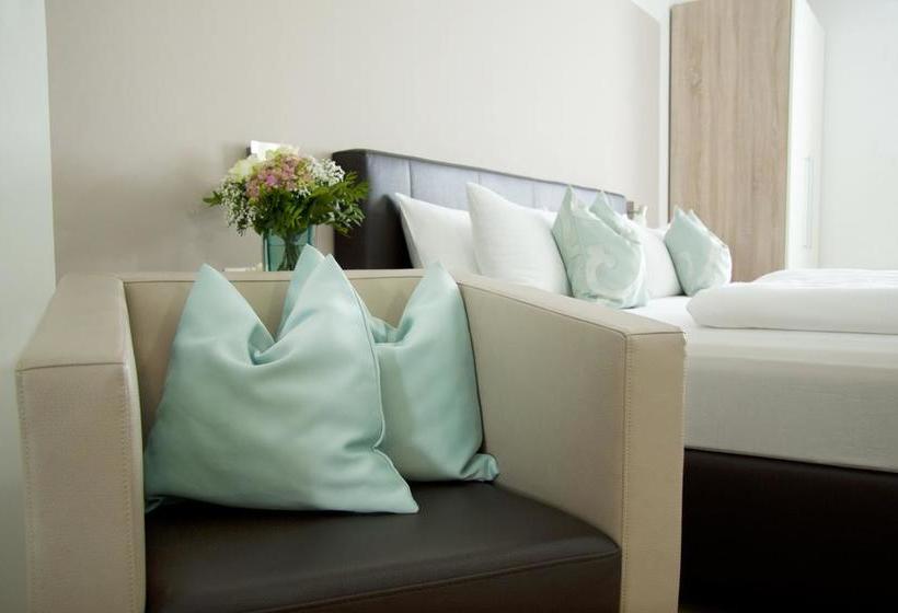 Hotel Claro Garni 13