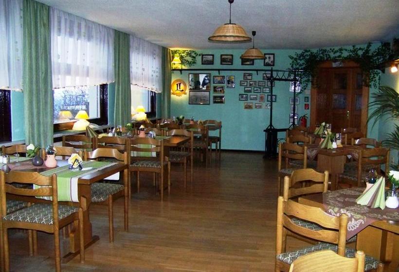 Burghotel Landeskrone 14