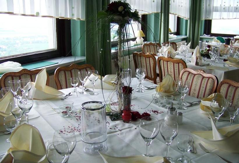 Burghotel Landeskrone 15