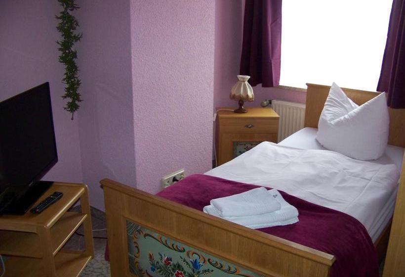 Burghotel Landeskrone 6