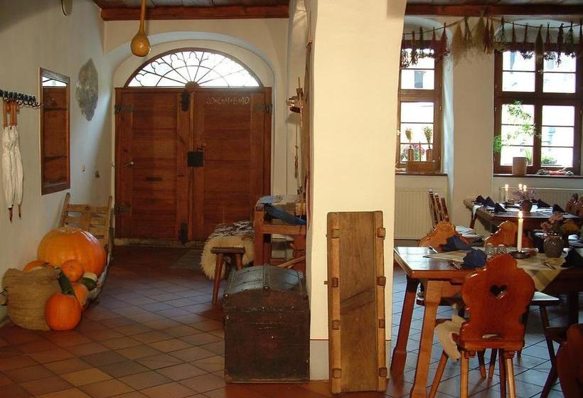 Dreibeiniger Hund Hotel & Gasthof 9