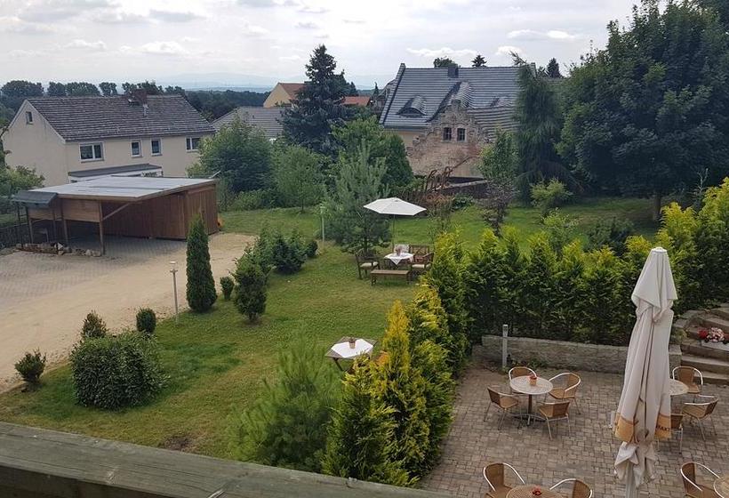 Hotel & Café Burghof 2