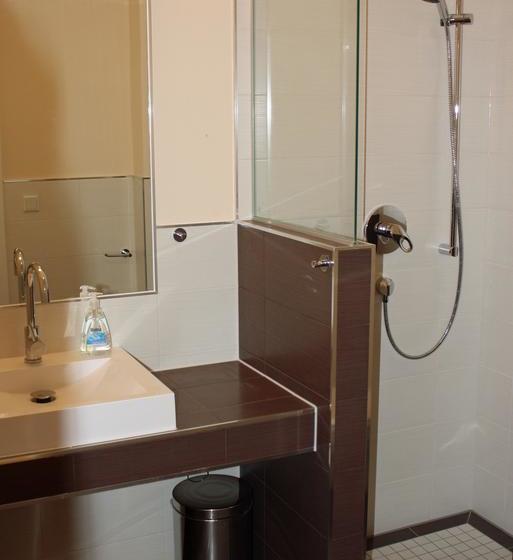 Hotel & Café Burghof 8