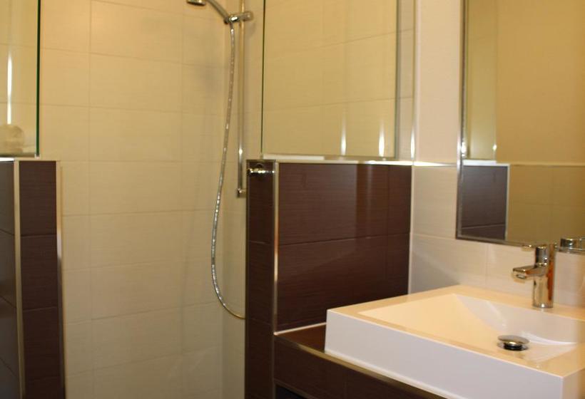 Hotel & Café Burghof 9