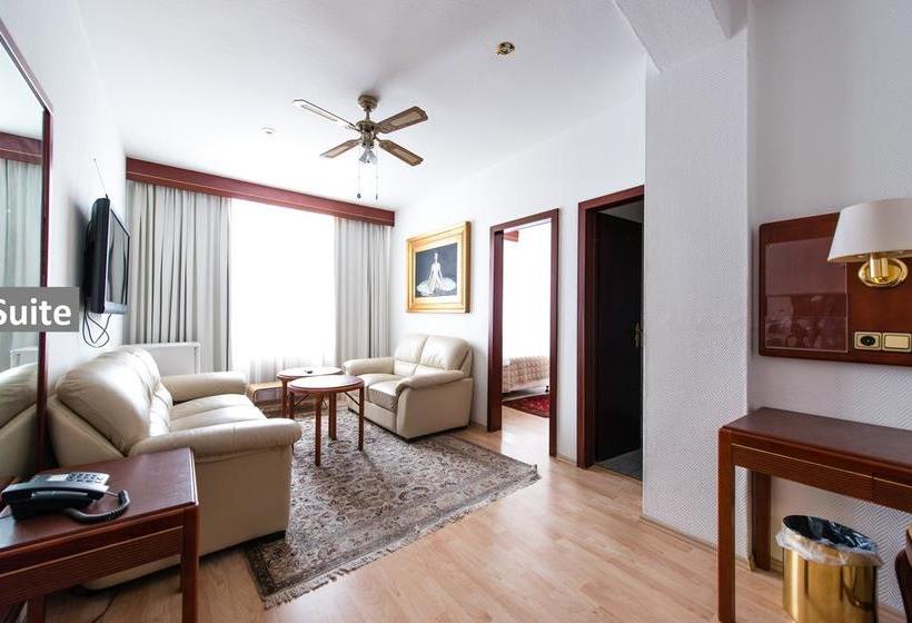 Hôtel Ravel International 18