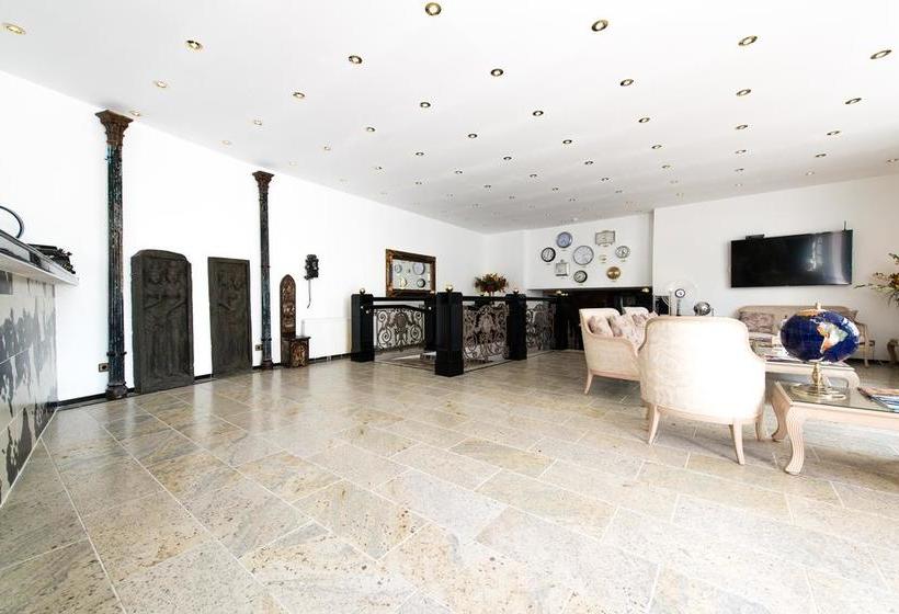 Hôtel Ravel International 2