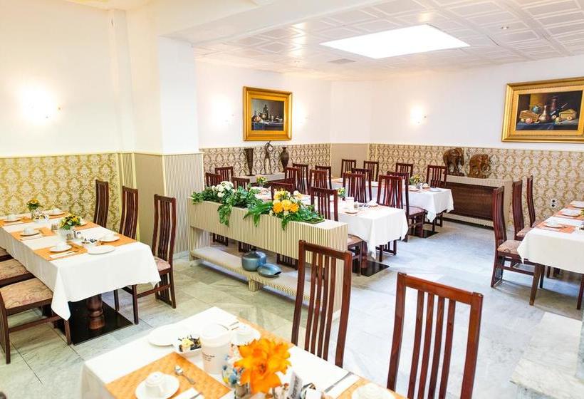 Hôtel Ravel International 8