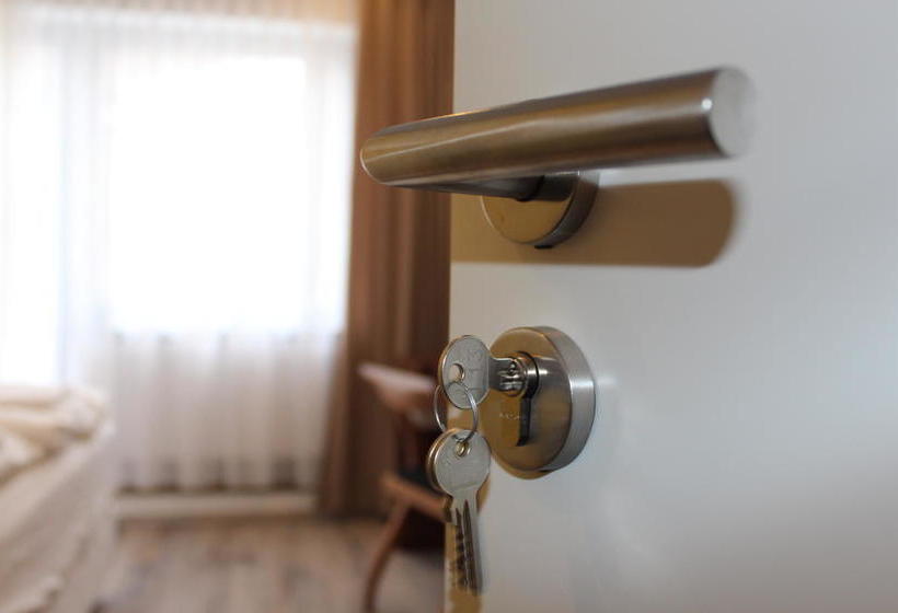 Hotel Slamba Hostel 3