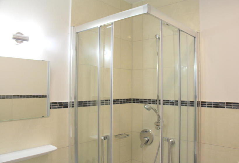 Hotel Slamba Hostel 6