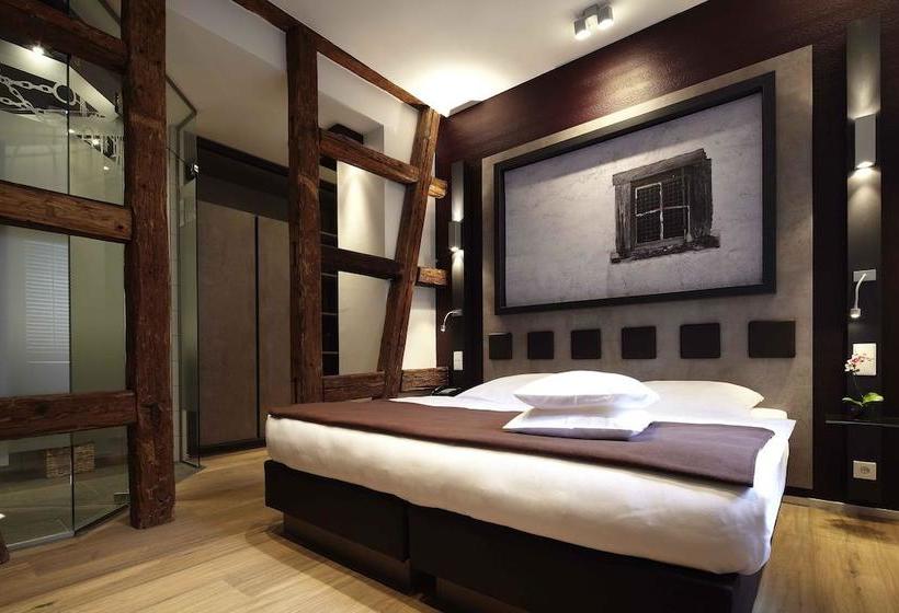 Weinhaus Und Hotel Zum Krug 10