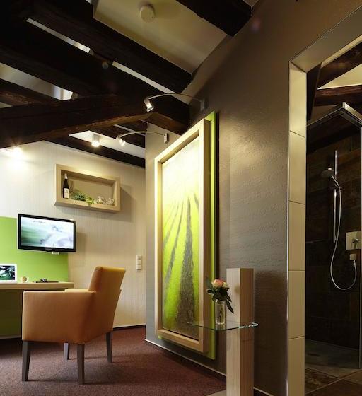 Weinhaus Und Hotel Zum Krug 13