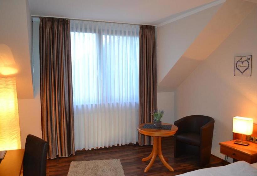 Hotel Zum Dorfbrunnen 9