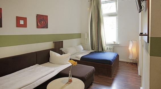 Hotel Berlin Overnight 17