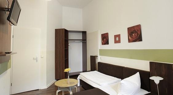 Hotel Berlin Overnight 19