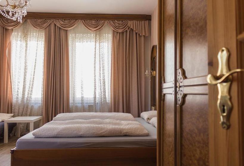 Hotel Five Seasons 3