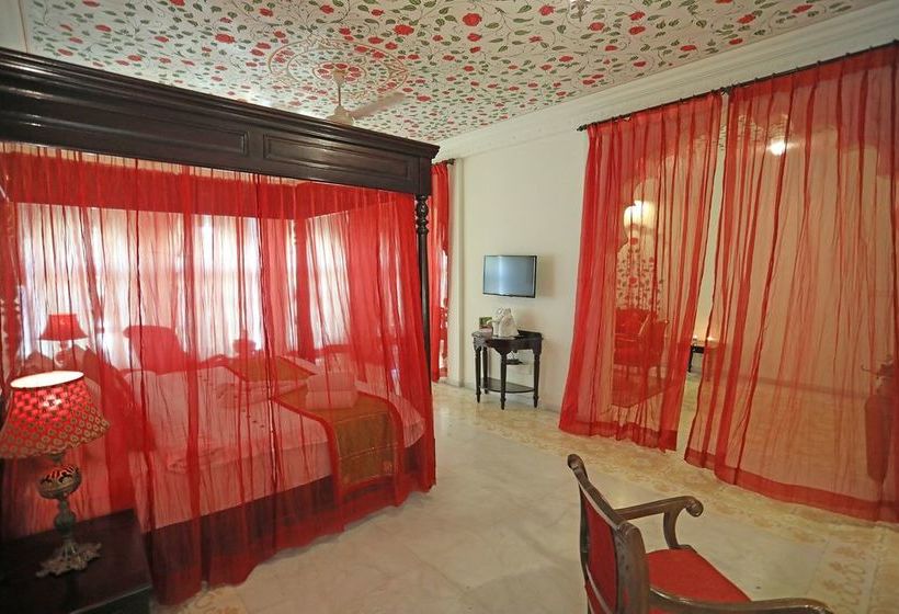 Hotel Treehouse Anuraga Resort 10