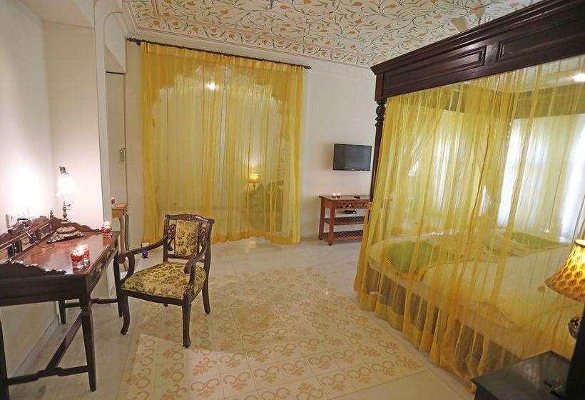 Hotel Treehouse Anuraga Resort 11