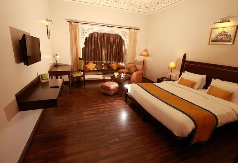 Hotel Treehouse Anuraga Resort 12