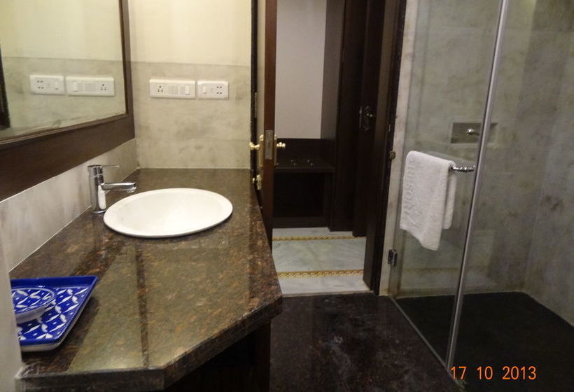 Hotel Treehouse Anuraga Resort 15