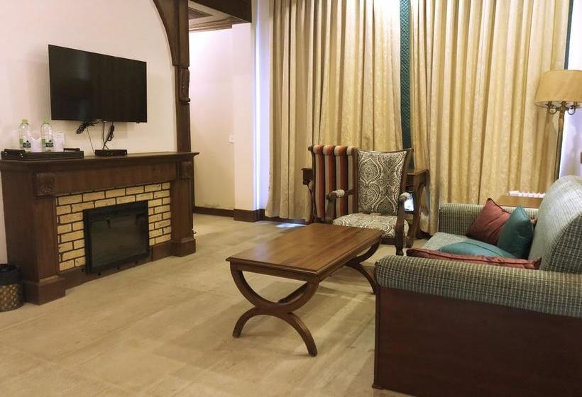 Hotel Corbett Wild Iris Spa & Resorts 3