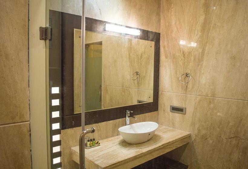 Hotel Corbett Wild Iris Spa & Resorts 7