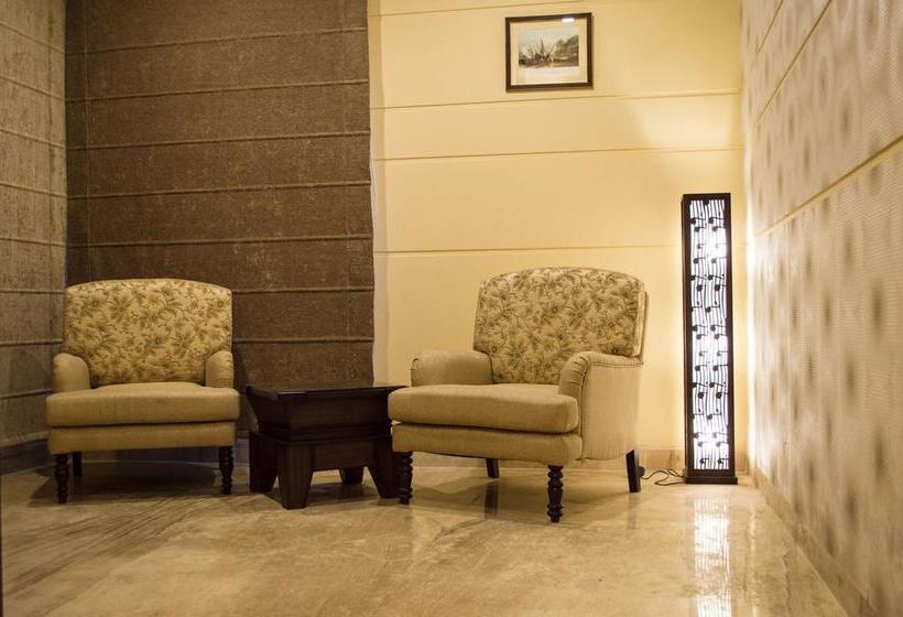 Hotel Corbett Wild Iris Spa & Resorts 8