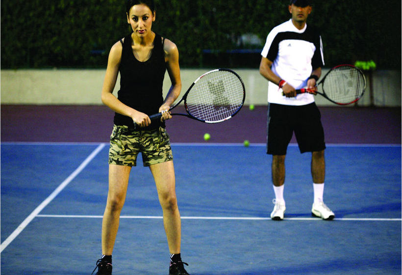 The Treehouse Hotel And Club 20