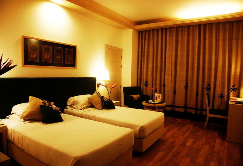 The Treehouse Hotel And Club 4