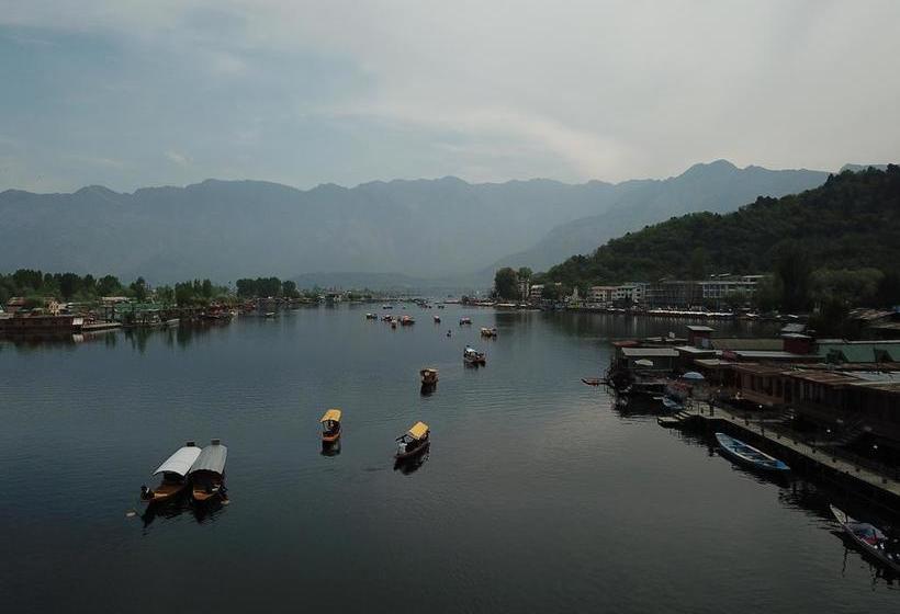 Hotel Group Of House Boat Golden Crest Srinagar