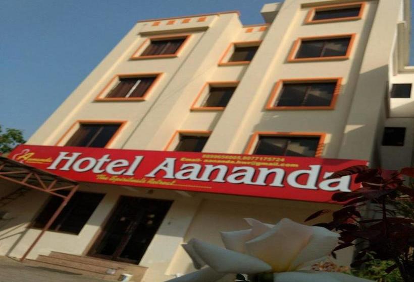 Hotel Aananda 12
