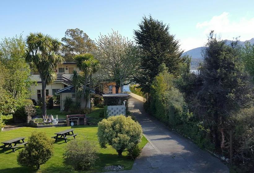 Hotel Te Anau Lakefront Backpackers 12
