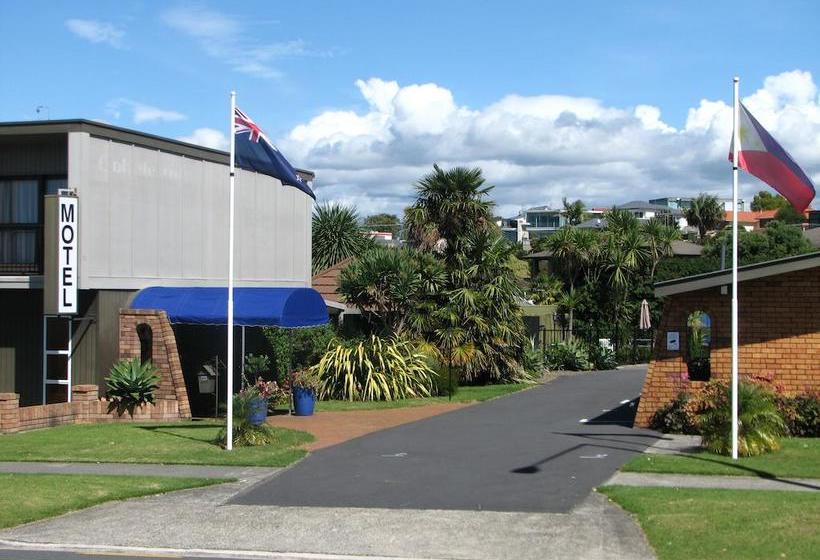 Cobblestone Court Motel