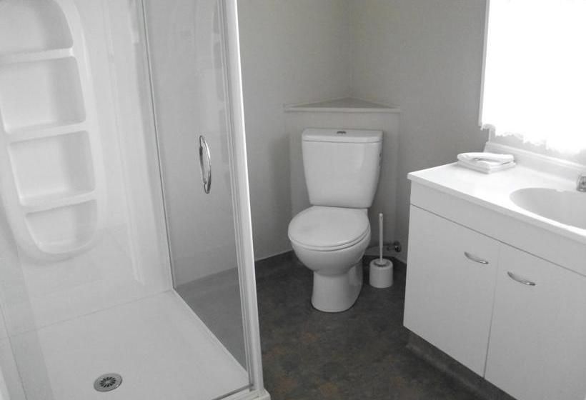 Cobblestone Court Motel 16