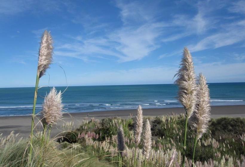 Cobblestone Court Motel 17