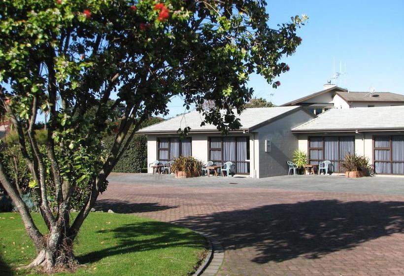 Cobblestone Court Motel 19