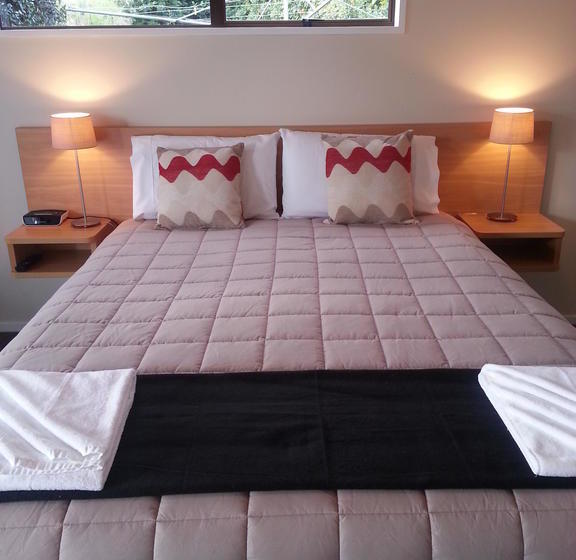 Cobblestone Court Motel 5