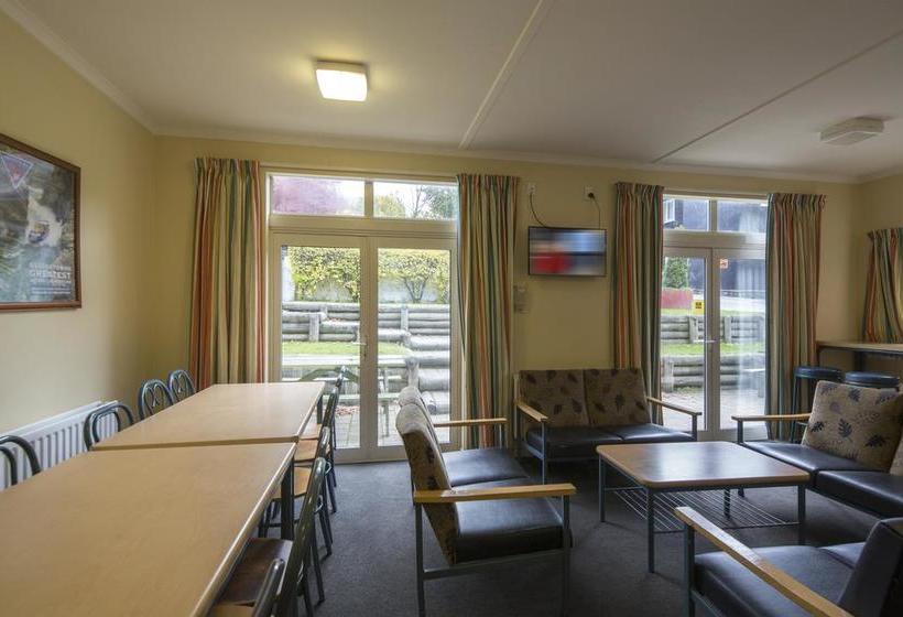 Hotel Pinewood Lodge - Backpacker 9