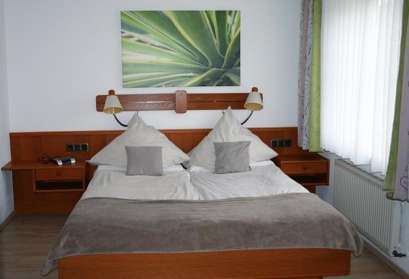 Hotel Lehn&weinstube 1