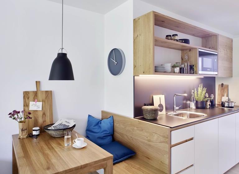 Hotel Yard Boarding 1