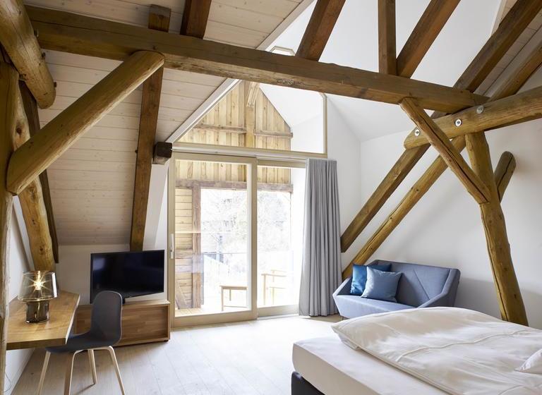 Hotel Yard Boarding 10