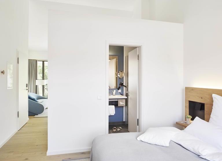 Hotel Yard Boarding 3