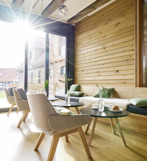 Hotel Yard Boarding 4