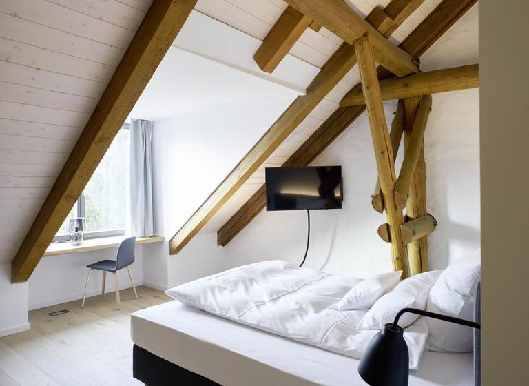 Hotel Yard Boarding 9